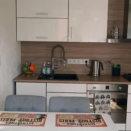 Cozy Near Lounakeskus With Cinema Apartament *