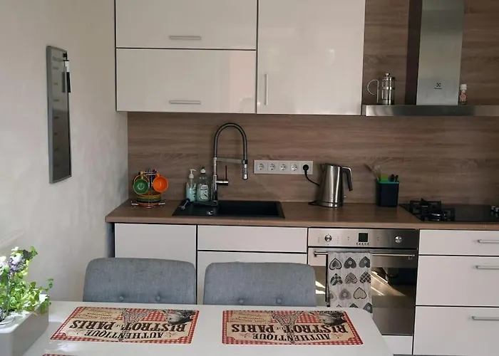 Cozy Near Lõunakeskus With Cinema Apartamento *