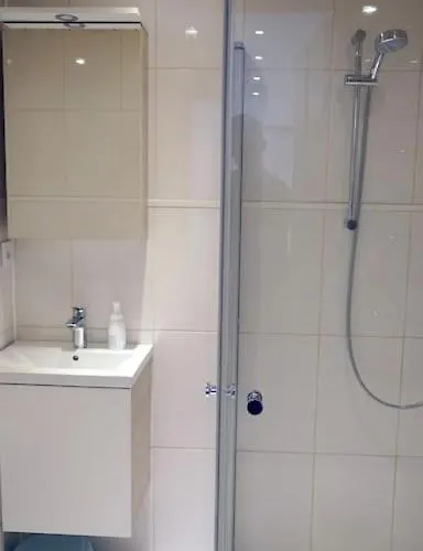 Apartamento Cozy Near Lõunakeskus With Cinema Tartu